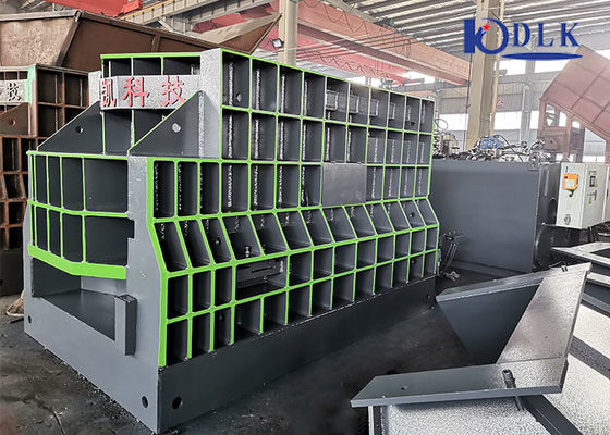 Trituratore per rottami a azionamento idraulico PSX-1500 con taglierina in lega dura per la macinazione fine di rottami metallici
